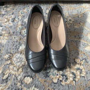 6 1/2 Clarks Comfort heels